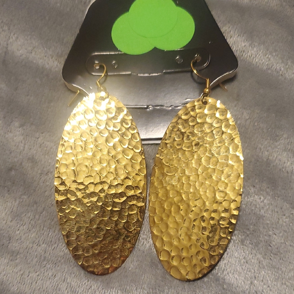 Elegant Gold Hammered Earrings